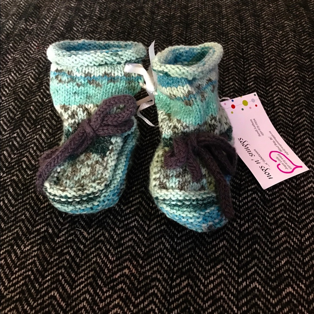 Hand Crafted slippers 4-8m